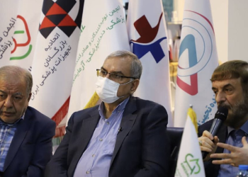 بازدید وزیر بهداشت و مشاور اقتصادی رهبری