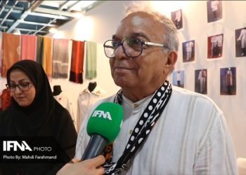 مسعود فروتن: کلاه گلستانی و شلوار بختیاری می پوشم