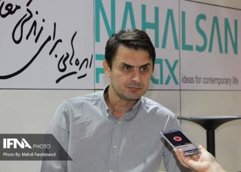 رئوف غلامی عضو تیم فروش مجموعه نهالسان