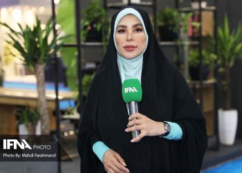 بازدید کنندگان به دنبال طرح های جدید در نمایشگاه مبلمان