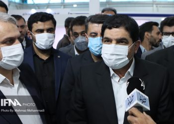 برای پیشرفت، کار را باید به نخبه ها بسپاریم