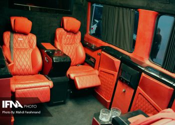 خودرو گلزار و آزمون در نمایشگاه تقویت وتزئین خودرو