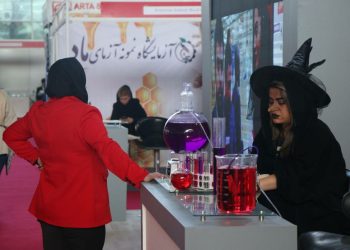 پنجمین نمایشگاه بین‌المللی مواد و صنایع شیمیایی تجهیزات و خدمات آزمایشگاهی در شهر آفتاب + ( آلبوم عکس 2)