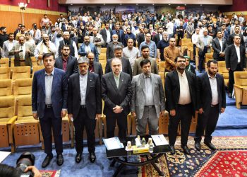 سرپرست وزارت صمت در مراسم اختتامیه نمایشگاه توانمندیهای صادراتی ایران: 700 مذاکره اقتصادی در نمایشگاه ایران اکسپو برگزار شد/دولت به دنبال رفع تبعیض در صادرات است