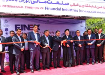 وزیر اقتصاد در مراسم افتتاحیه پانزدهمین نمایشگاه بینالمللی صنعت مالی: رشد مستقل صنعت مالی مطلوب نیست/ نمیتوان صنعت مالی را فقط برای کنترل تورم به کار گرفت