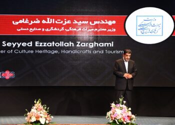 وزیر میراث فرهنگی، گردشگری و صنایع‌دستی بیان کرد: شرافت مهم‌تر از پول است/ آقای اژه‌ای هم از احکام علیه بی‌حجاب‌ها راضی نیست