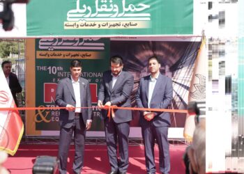 وزیر راه و شهرسازی در افتتاح نمایشگاه حمل‌ونقل ریلی در تولید سوزن ریل خودکفا هستیم/ناوگان شهری افزایش پیدا می‌کند