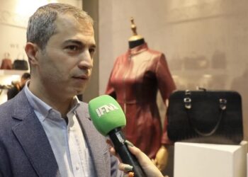 گردشی در نمایشگاه کیف، کفش و چرم