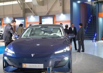 نمایشگاه خودرو