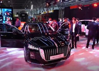 نمایشگاه خودرو