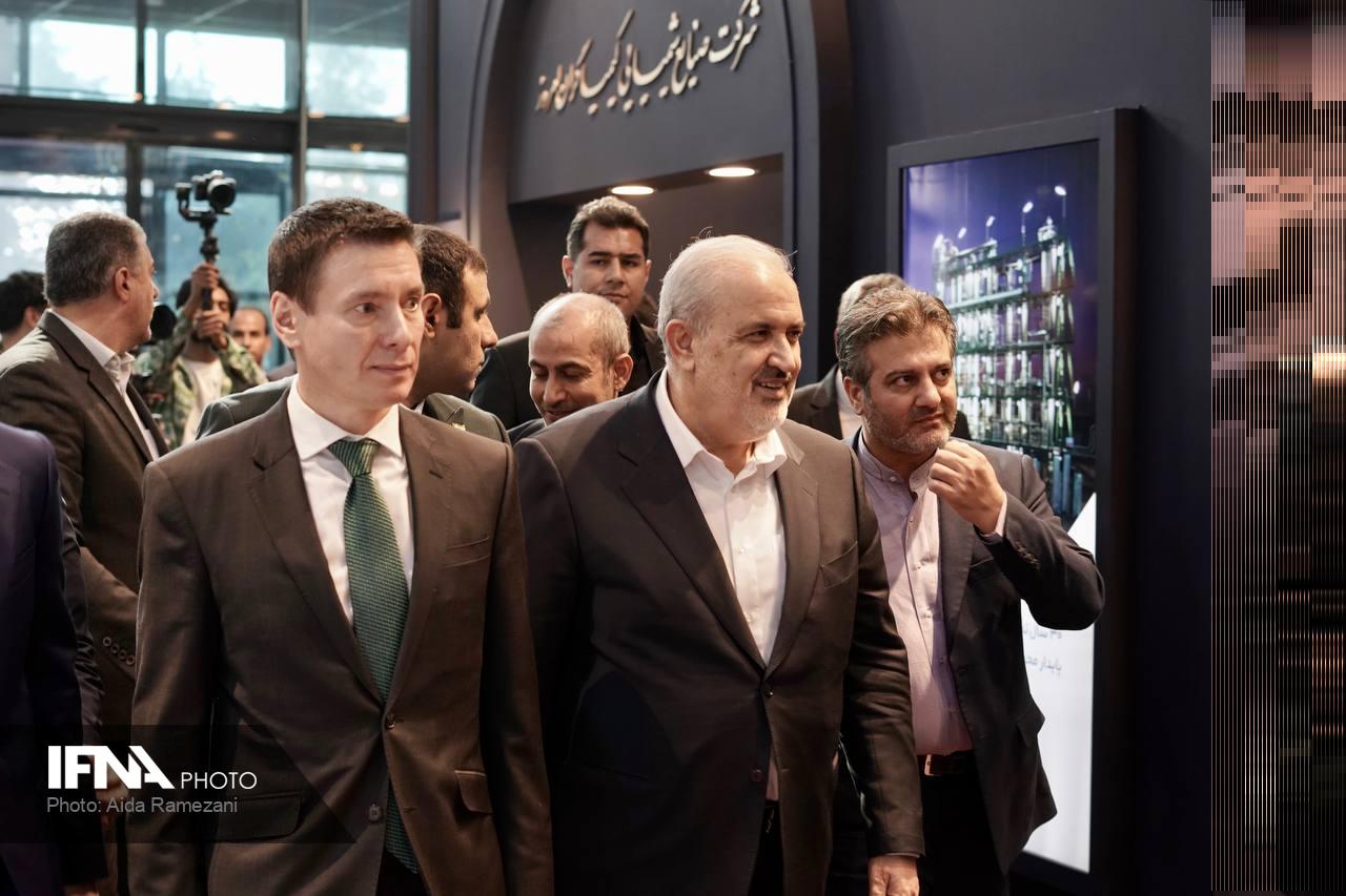 نمایشگاه رنگ و رزین