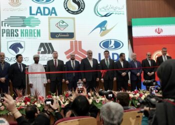 ابراز خرسندی وزیر صمت از برگزار دومین نمایشگاه اختصاصی اوراسیا در تهران/ لزوم معرفی دستاوردها و توانمندی‌های اقتصادی در نمایشگاه 