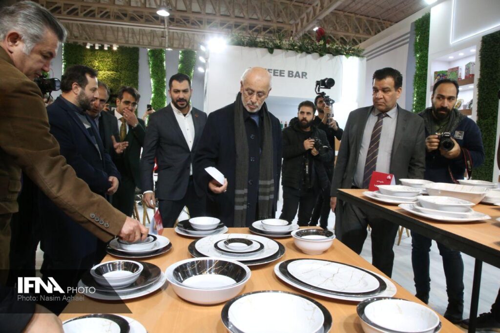 نمایشگاه ظروف چینی