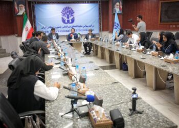 نمایشگاه در و پنجره