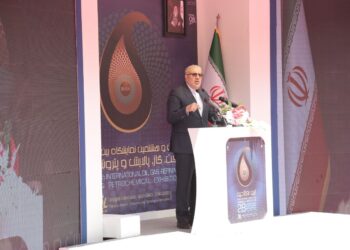 وزیرنفت؛ تکمیل ۷۹ پروژه نیمه‌تمام نفتی به ارزش ۱۶ ونیم میلیارد دلار