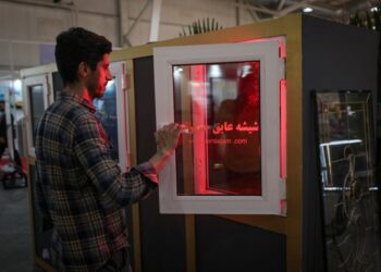 نمایشگاه شیشه