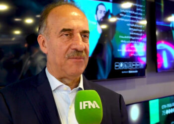 نیازی به انتخاب نیست، چون این کلور است