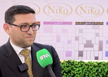 یک گروه، هزار گره، هزاران رنگ و میلیونها زیبایی با نیکا
