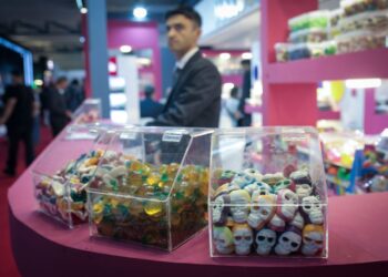 آلبوم عکس از نمایشگاه شیرینی وشکلات