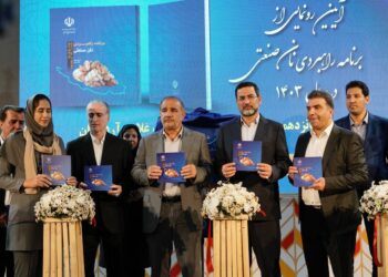 قوت غالب به نمایشگاه بین‌المللی تهران آمد