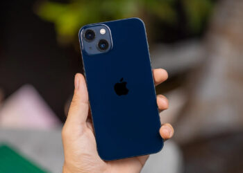 رئیس انجمن تلفن همراه: اگر آیفون رجیستر شود تعرفه واردات ۴۰ تا ۵۰ درصدی خواهد داشت