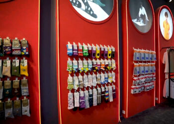 آرامش را به خود ودیگران با جوراب آنتی باکتریال مهیار هدیه کنید