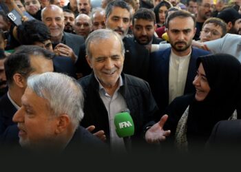 بازدید رئیس جمهور از نمایشگاه ملی صنایع دستی