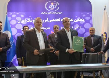 نمایشگاه لیزر و فوتونیک با حضور معاون رئیس جمهور افتتاح شد