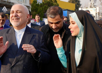 ظریف؛ رقابت در لبه تکنولوژی، میدان شرکتهای خصوصی است نه دولتها