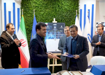 وزیر اقتصاد در نمایشگاه ایران ساخت؛ ما می توانیم محصولات شرکت های دانش بنیان را صادرات کنیم