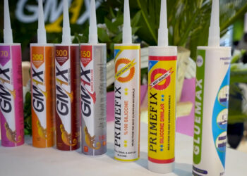 شعار چسب جی مکس فقط کیفیت است