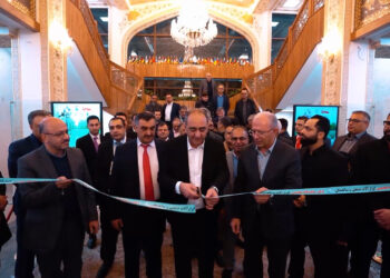 خبرنگار ایفنا در اصفهان آچار به دست شد