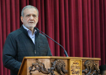 رئیس جمهور ؛ حرف های پشت سرایران درست نیست