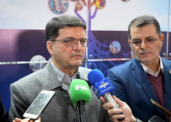 نوید قائم مقام وزیر صمت در افتتاحیه نمایشگاه ایران کمیکال