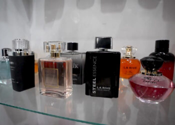 عطر دیت هاتون رو از هلدینگ حلوائی تهیه کنید