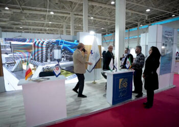 رییس اتحادیه صنف تجهیزات پزشکی؛  در جنگ شبکه مویرگی اصناف نقش موثر داشت