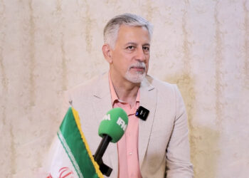 در دل بحران، طرفهنگار آرام ماند