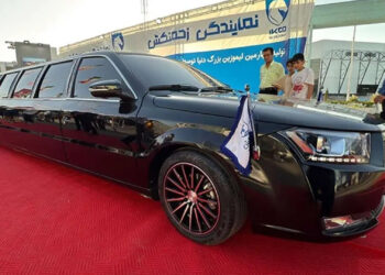 لیموزین ۱۰ متری؛ شگفتی بزرگ نمایشگاه خودروی مشهد