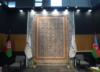 پشت هر گره فرش اندیشه یک اندیشه است