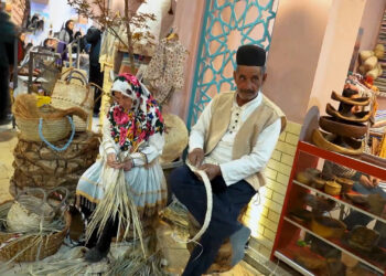 اصفهان ؛ از ترکی و لری تا کردی، درِ جشن گردشگری را گشود