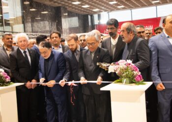 نمایش زیبایی وهنر در قم