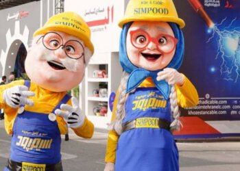 وقتی آیفون حرف می‌زنه،  کابل‌ها می‌رقصن و قِر می‌دن!