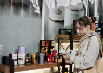 همه فکر میکنن بهترین عطرها فرانسویاند؛ اما…