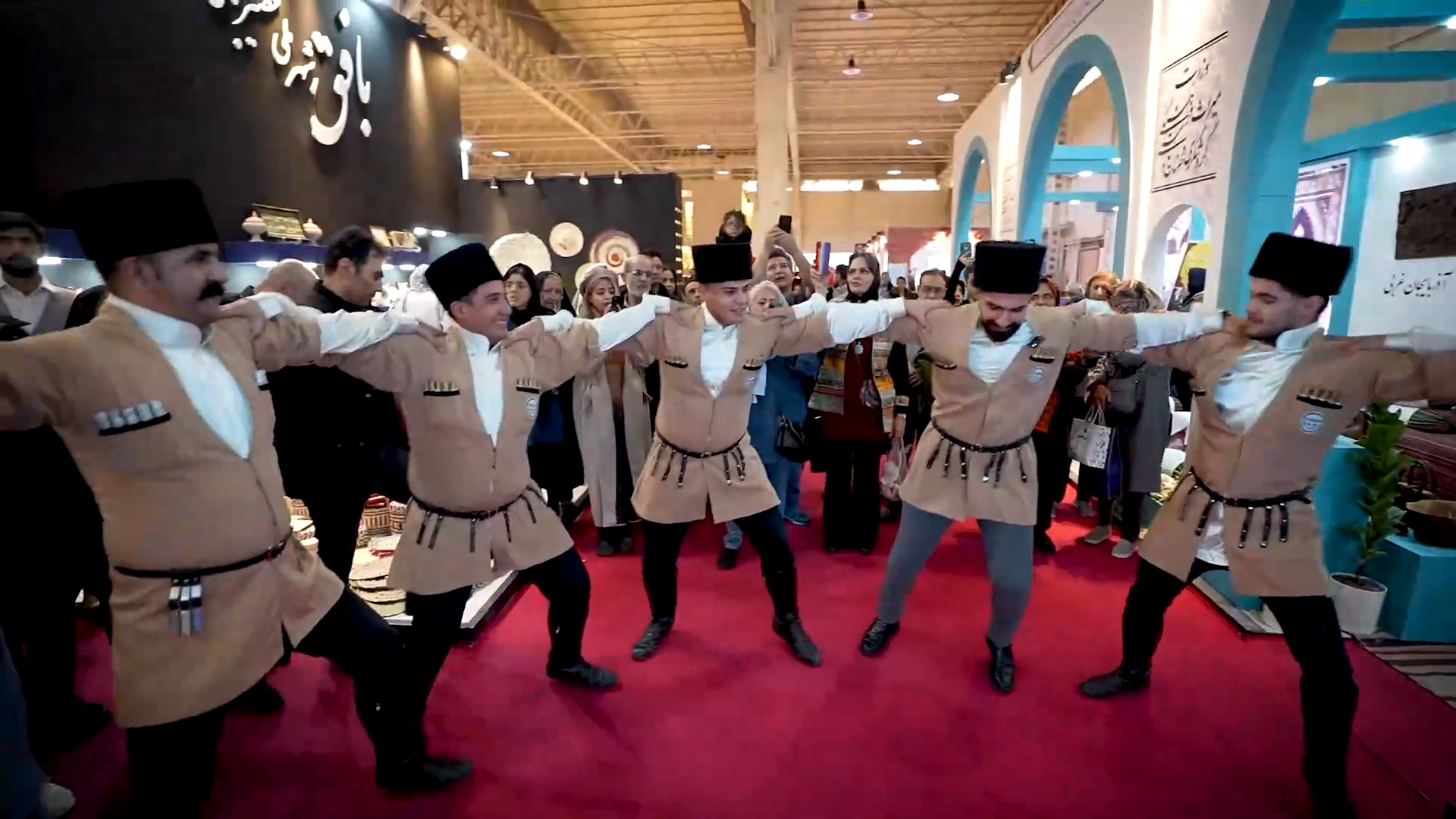 نمایشگاه فعالان زیست بوم
