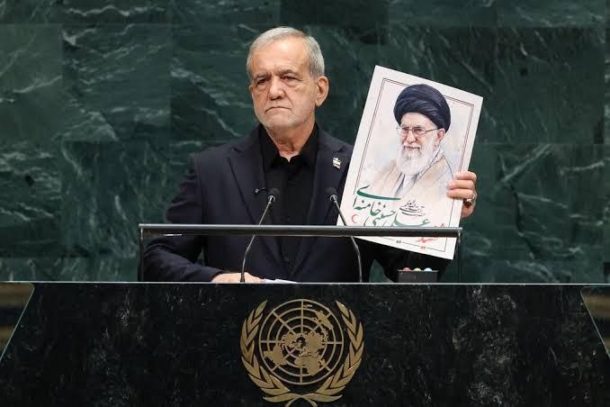پزشکیان: من از ایرانی می‌آیم که آمریکا کودکان و رهبرش را بمباران کردند